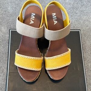 MIA Women's Sandals in Yellow and Tan